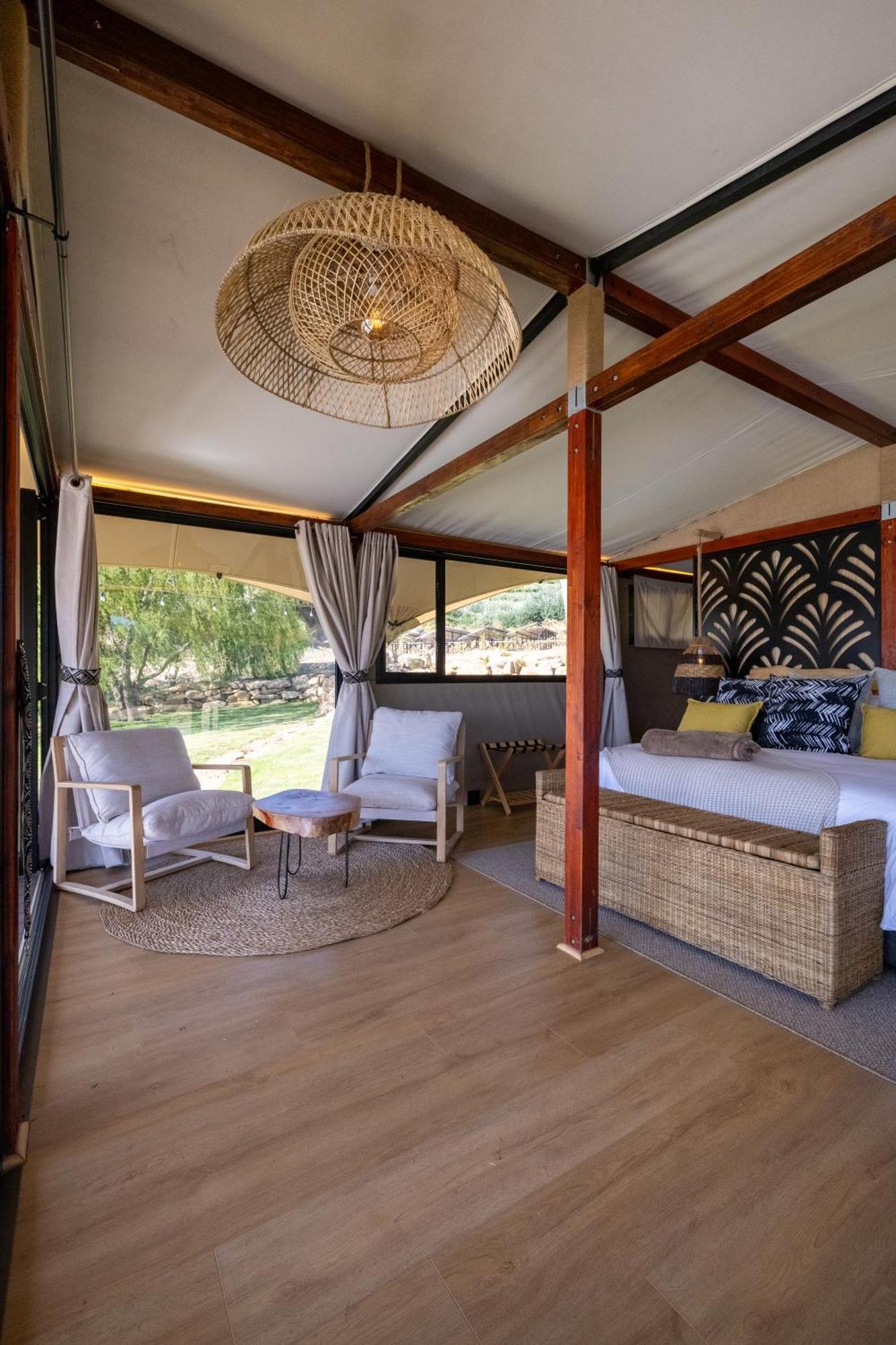 Amperbo Glamping *