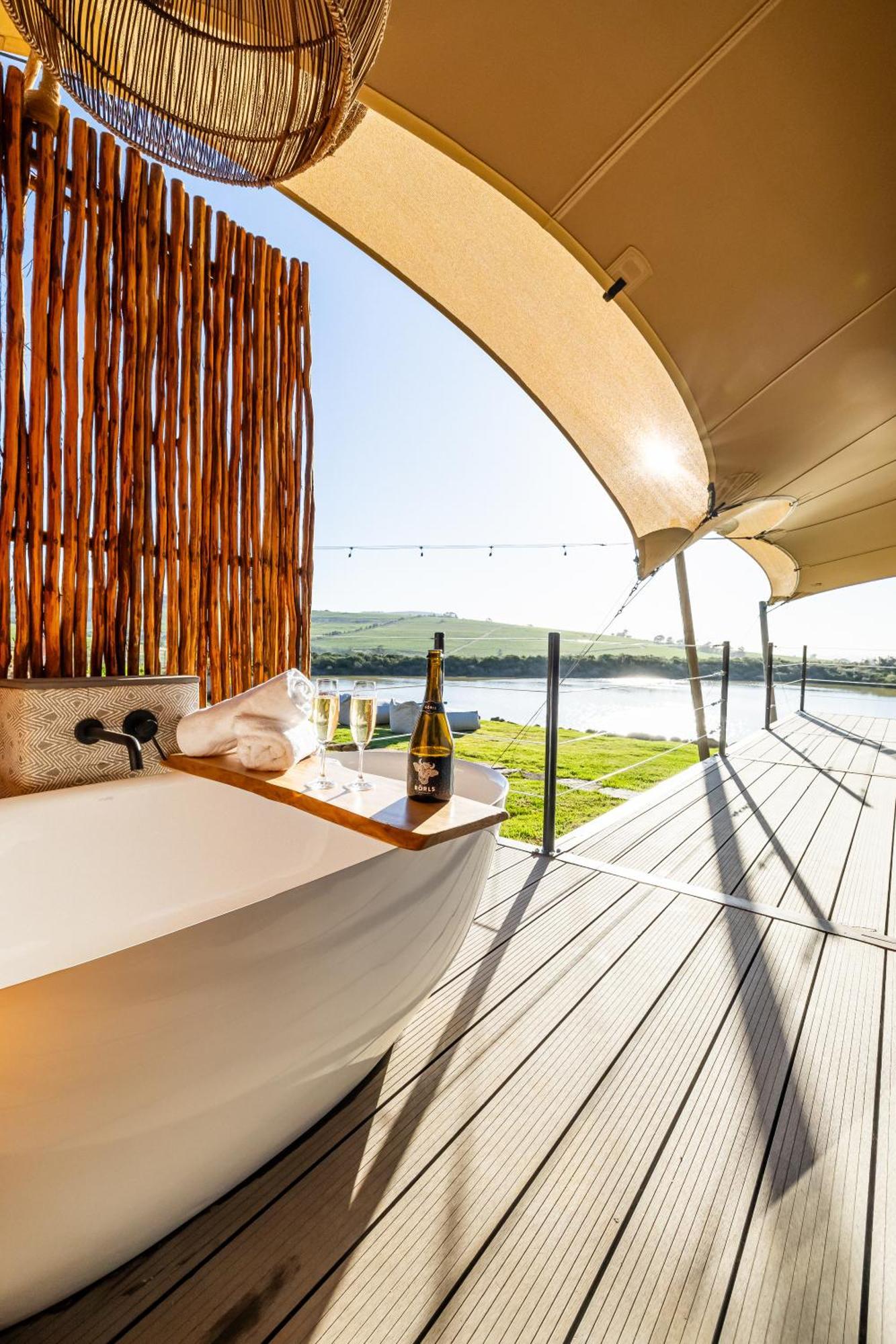 Luxury tent Amperbo Glamping Cape Town