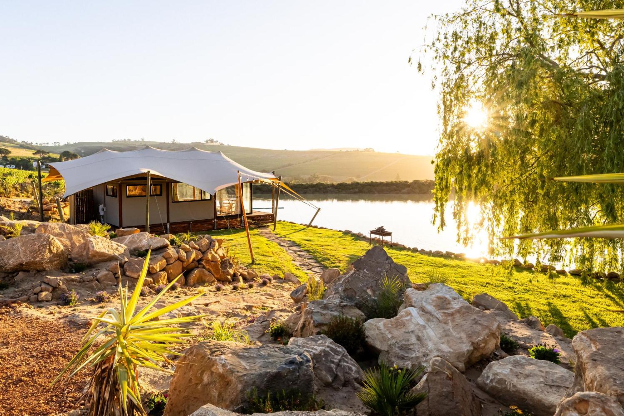 Luxury tent Amperbo Glamping *